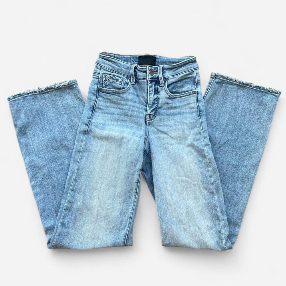 Buckle black High-waisted medium light wash blue jeans distressed hem size 1